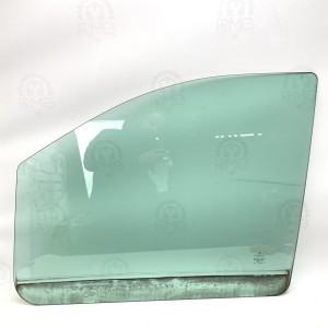 A6397250410 Скло передніх лівих дверей (водійське) на Мерседес Віто / Віано W 639