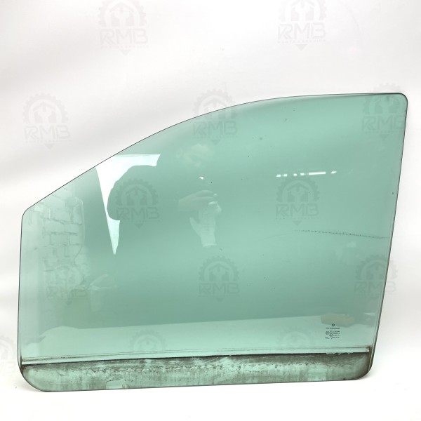 A6397250410 Стекло передней левой двери (водительской) на Mercedes Vito / Viano W 639