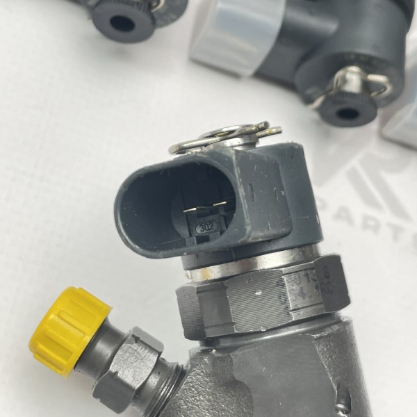 A6120700587 Форсунка паливна дизельна Bosch 066 - 2.7 CDI OM612 на Мерседес Спрінтер W903 216 316 416 / W906 2.7 CDI  (Ціна за шт)