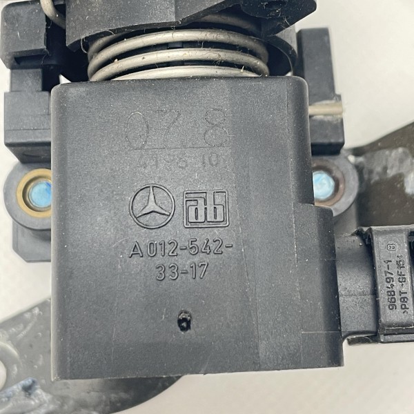 A0125423317 Датчик положення педалі газу акселератора на Мерседес A-Class W168 / C-Class W202 / E-Class W210 / ML W163 / Vito W638