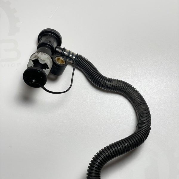 A6120703232 Топливный шланг от насоса подкачки к ТНВД на Mercedes  2.2, 2.7 CDI OM611 / OM612, C-Class W203 / E-Class W210 / ML270 W163