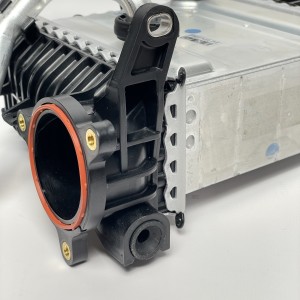  A6540900100 Радиатор интеркулера воздушное охлаждение MAHLE CI737000P - BEHR на Mercedes Sprinter W 907 / W 910