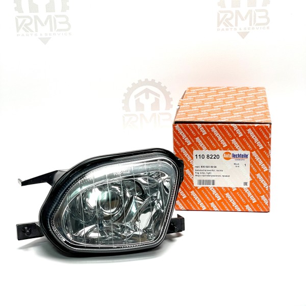 110 8220 Правая противотуманная фара AutoTechteile на Mercedes Sprinter W 906 2006 - 2013р.