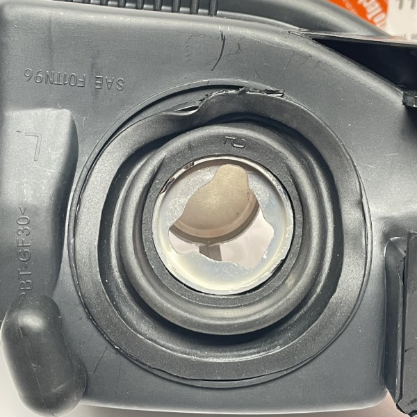 110 8220 Правая противотуманная фара AutoTechteile на Mercedes Sprinter W 906 2006 - 2013р.