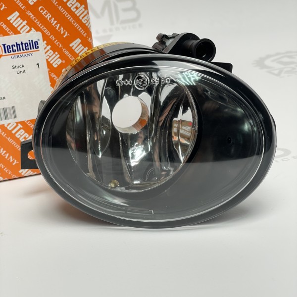 110 8217 Левая противотуманная фара AutoTechteile на Mercedes Sprinter W 906