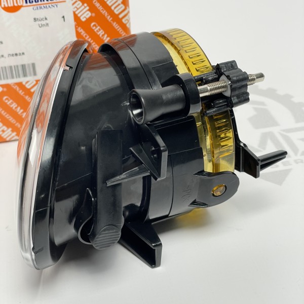 110 8217 Левая противотуманная фара AutoTechteile на Mercedes Sprinter W 906