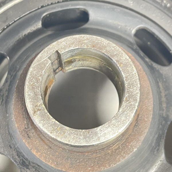 A6110300503 Шкив коленчатого вала с демпфером 2.2 2.7 CDI OM611 OM612 на Mercedes Sprinter W901 / W906 / Vito W639
