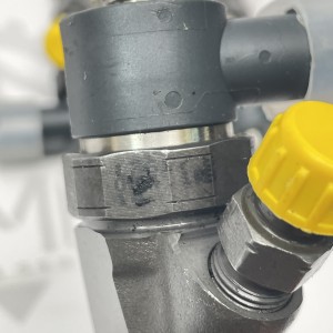 A6110701687 Форсунка паливна Bosch на Мерседес Спрінтер 2.2 CDI W903 / W906 2.7 CDI (Ціна за шт)