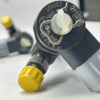 A6110701687 Топливная форсунка Bosch на Mercedes Sprinter 2.2 CDI W903 / W906 2.7 CDI (Цена за шт.)