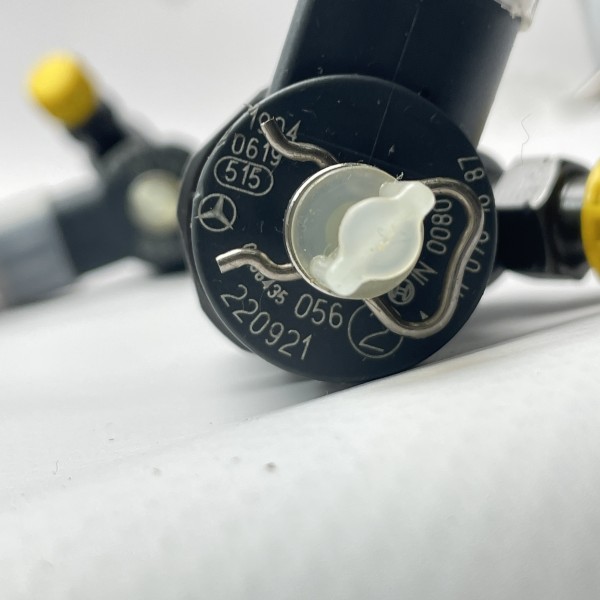 A6110701687 Топливная форсунка Bosch на Mercedes Sprinter 2.2 CDI W903 / W906 2.7 CDI (Цена за шт.)