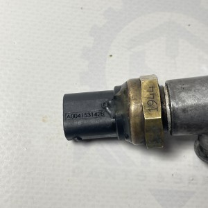 A0041531428 Датчик давления масла и топлива 2.2 2.7 CDI на Mercedes Sprinter W901 / W902 W903 / W904 / W905 / Vito W638