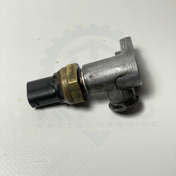 A0041531428 Датчик давления масла и топлива 2.2 2.7 CDI на Mercedes Sprinter W901 / W902 W903 / W904 / W905 / Vito W638