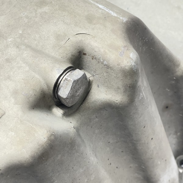 03L103603L Алюминиевый масляный поддон двигателя на Volkswagen Crafter