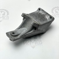 A6122230204 Кронштейн / опора двигателя, правая на Mercedes ML270 2.7 CDI OM612 W163