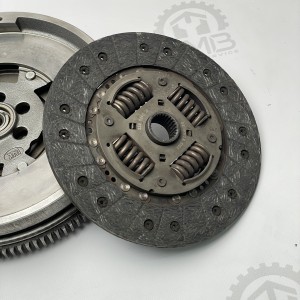 415 0649 10 Комплект сцепления — маховик, диск и корзина LUK на Volkswagen Crafter 2.0 TDI 120kw