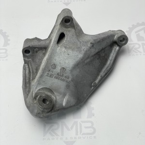  03L199308B Кронштейн двигуна опорна лапа права на Фольксваген Крафтер 2.0 TDI