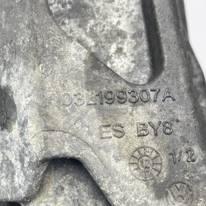 03L199308B Кронштейн двигуна опорна лапа, ліва на Фольксваген Крафтер