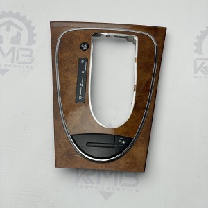 2116805536 Накладка селектора АКПП из орехового дерева на Mercedes E-class W211