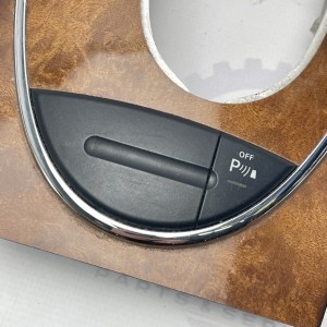 2116805536 Накладка селектора АКПП из орехового дерева на Mercedes E-class W211