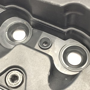 03L103469R Пластиковая крышка клапанов ГБЦ VAG на Volkswagen Crafter / Caddy / Passat / Touran / Tiguan 2.0 TDI
