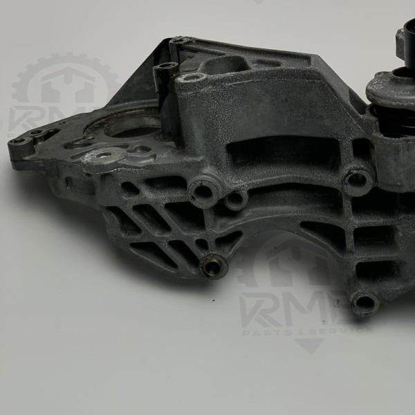 03L903143L Кронштейн крепления генератора и компрессора на Volkswagen Crafter 2.0 TDI 03L903143L Кронштейн крепления генератора и компрессора на Volkswagen Crafter 2.0 TDI