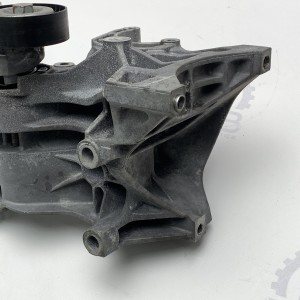 03L903143L Mounting bracket for alternator and compressor on Volkswagen Crafter 2.0 TDI 