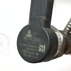 057130764AB Топливная рейка в сборе VAG на Volkswagen Crafter 2.0