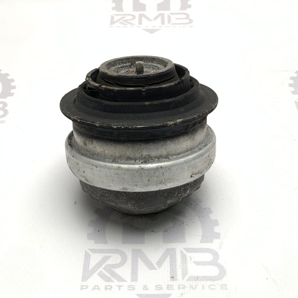 A2202401817 Опорная подушка двигателя на Mercedes  3.2CDI S320 W220