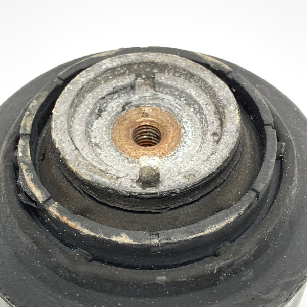 A2202401817 Опорная подушка двигателя на Mercedes  3.2CDI S320 W220