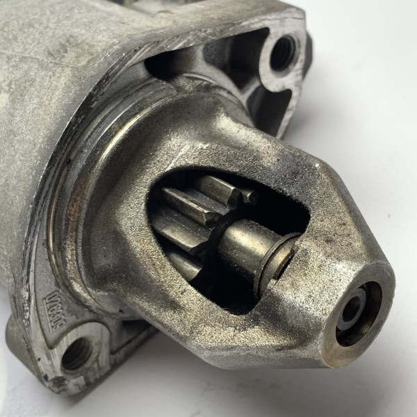 A0061514101 Стартер двигателя Bosch на Mercedes 3.0 CDI V6 OM642  C W204 / E W211 W212 / S W221 / ML W164 / GL X164