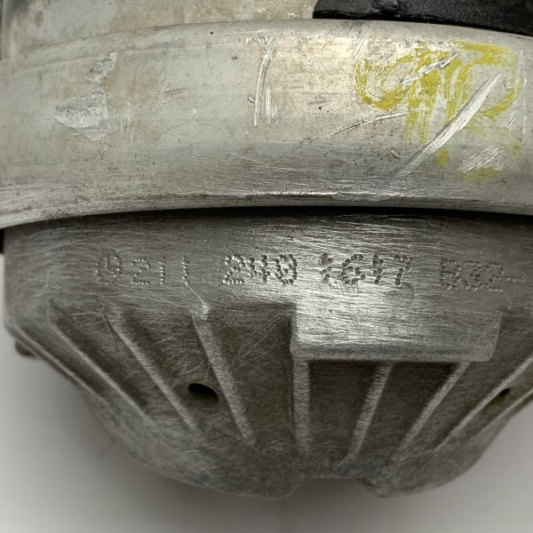 A2112401617 Опорная подушка двигателя на Mercedes E-Class W211 A2112401617 Опорная подушка двигателя на Mercedes E-Class W211