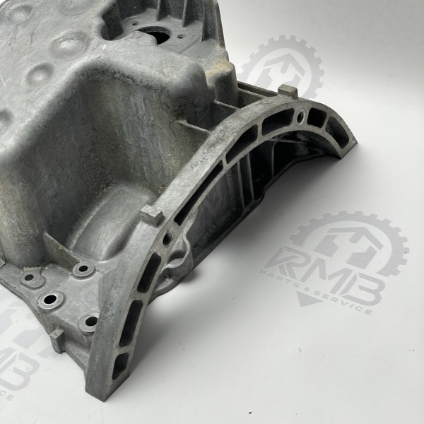 A6470140302 Масляный поддон на Mercedes E-Class W211 Е270 2.7 CDI OM647 A6470140302 Масляный поддон на Mercedes E-Class W211 Е270 2.7 CDI OM647