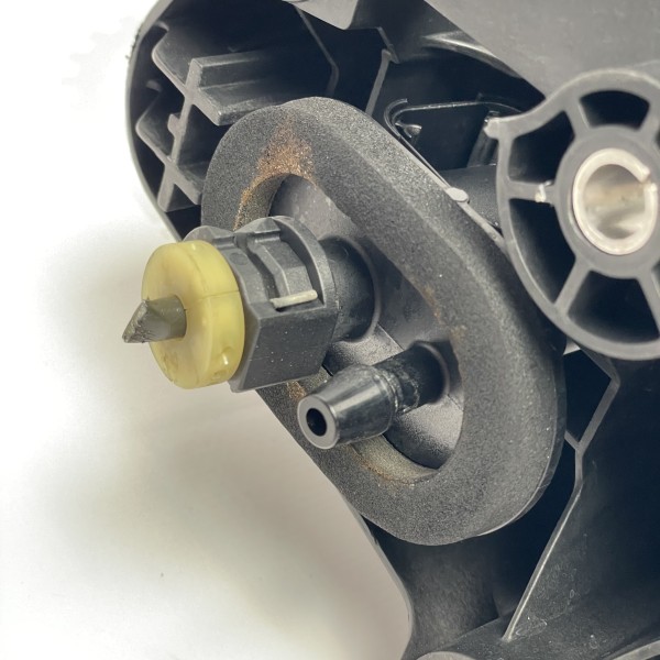 A9072900000 Пластиковая педаль сцепления на Mercedes Sprinter W 907 / W 910 2.0 2.1 3.0 CDI A9072900000 Пластиковая педаль сцепления на Mercedes Sprinter W 907 / W 910 2.0 2.1 3.0 CDI