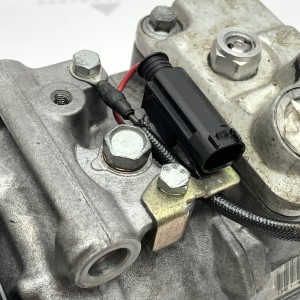 A0012301411 Компрессор кондиционера на Mercedes E-Class W211 / S-Class W220 2.2 2.7 3.2 CDI OM646 647 648