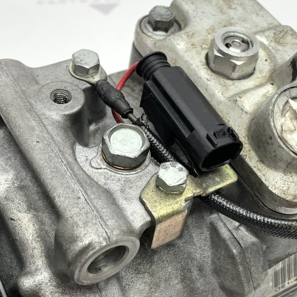 A0012301411 Компрессор кондиционера на Mercedes E-Class W211 / S-Class W220 2.2 2.7 3.2 CDI OM646 647 648 A0012301411 Компрессор кондиционера на Mercedes E-Class W211 / S-Class W220 2.2 2.7 3.2 CDI OM646 647 648