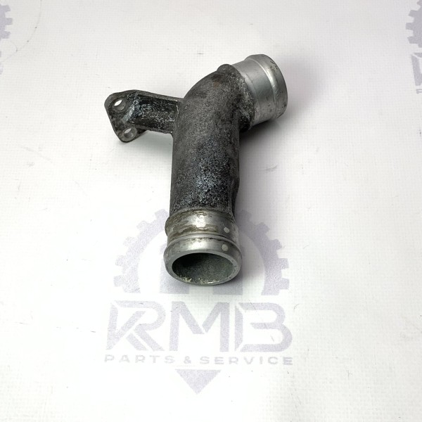 A6132030015 Трубка патрубка системы охлаждения на Mercedes E-Class W210 / S-Class W220 3.2 CDI OM613 A6132030015 Трубка патрубка системы охлаждения на Mercedes E-Class W210 / S-Class W220 3.2 CDI OM613