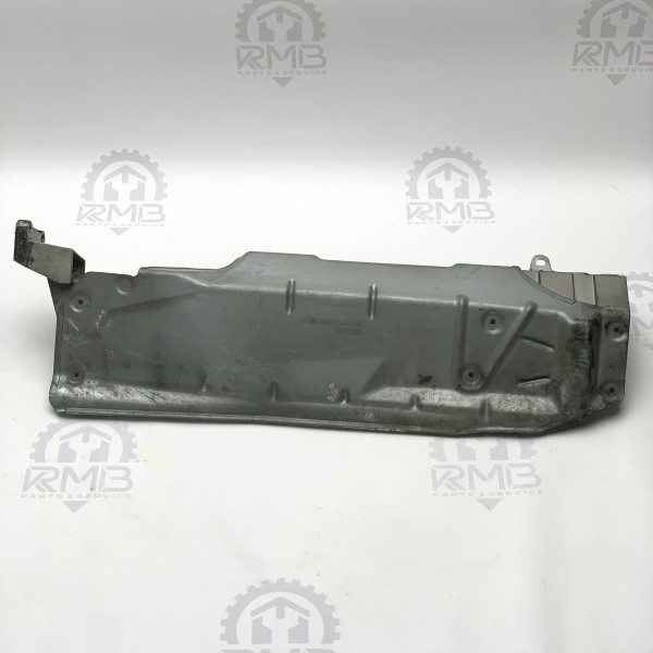 A6470940041 Кронштейн крепления воздушного фильтра на Mercedes E-Class W211 Е270 2.7 CDI OM647 A6470940041 Кронштейн крепления воздушного фильтра на Mercedes E-Class W211 Е270 2.7 CDI OM647