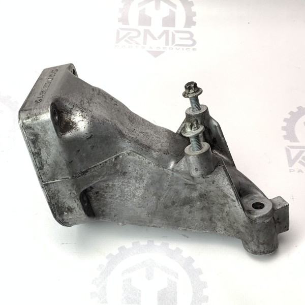 A6112230704 Кронштейн опоры двигателя, правая лапа на Mercedes C-Class W203 / E-Class W211 2.2 CDI OM611 OM646 A6112230704 Кронштейн опоры двигателя, правая лапа на Mercedes C-Class W203 / E-Class W211 2.2 CDI OM611 OM646