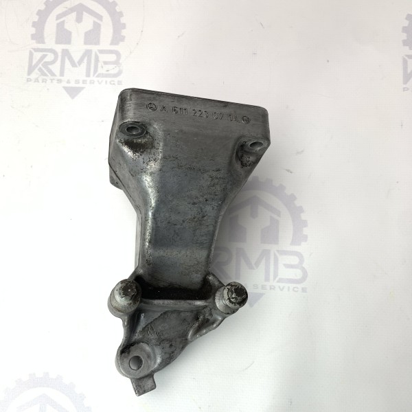 A6112230704 Кронштейн опоры двигателя, правая лапа на Mercedes C-Class W203 / E-Class W211 2.2 CDI OM611 OM646 A6112230704 Кронштейн опоры двигателя, правая лапа на Mercedes C-Class W203 / E-Class W211 2.2 CDI OM611 OM646