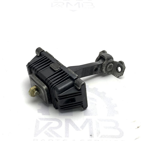 A6397200016 Ограничитель передних левой и правой дверей на Mercedes Vito / Viano W639