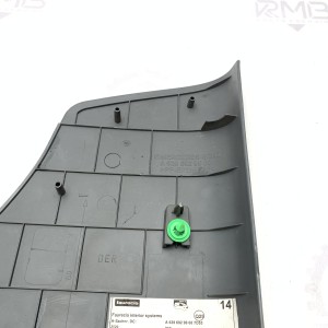 Декоративная крышка под приборную панель, правая на Mercedes Vito / Viano W 639
