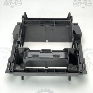 A2036890416 Рамка магнитолы и блока предохранителей на Mercedes C-Class W203