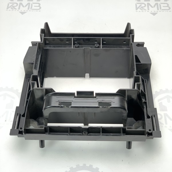 A2036890416 Рамка магнитолы и блока предохранителей на Mercedes C-Class W203