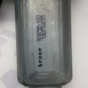 0130821805 СКЛОПІДЙОМНИК / Комплект склопідіймача, лівий Bosch на Мерседес Віто / Віано W 639