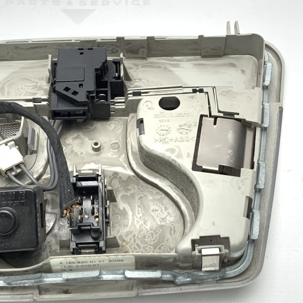 A1688200101 Плафон салонного освещения с кнопкой люка на Mercedes A-Class W 168