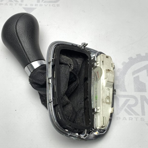 A2032672088 Ручка АКПП с декоративной рамкой и чехлом, с дефектом на Mercedes C-Class W203