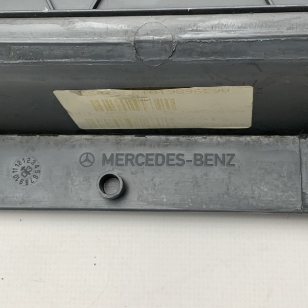 A6396861010 Накладка порога передняя правая на Mercedes Vito / Viano W 639 A6396861010 Накладка порога передняя правая на Mercedes Vito / Viano W 639