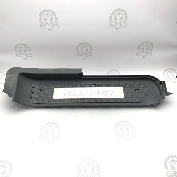 A6396860910 Накладка порога передняя левая на Mercedes Vito / Viano W 639