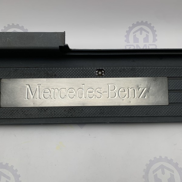 A6396860910 Накладка порога передняя левая на Mercedes Vito / Viano W 639 A6396860910 Накладка порога передняя левая на Mercedes Vito / Viano W 639