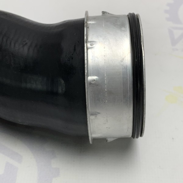 A1635016182 Патрубок интеркулера верхний левый к впускному коллектору на Mercedes ML W163 ML270 2.7 CDI OM612 A1635016182 Патрубок интеркулера верхний левый к впускному коллектору на Mercedes ML W163 ML270 2.7 CDI OM612